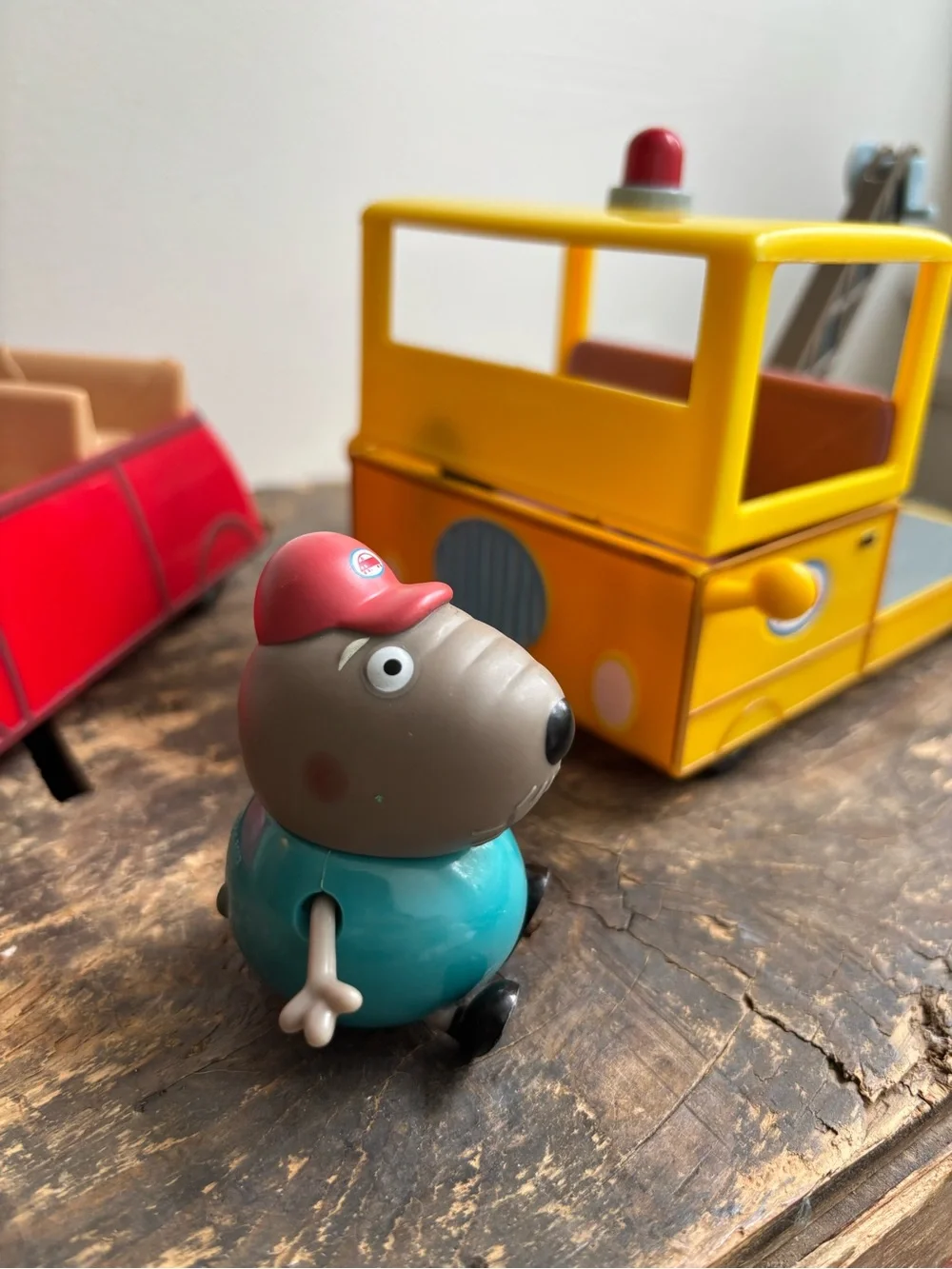Peppa Pig Grand Dad Dogs Reacue Tow Truck and red car. Jazwares UK 2003